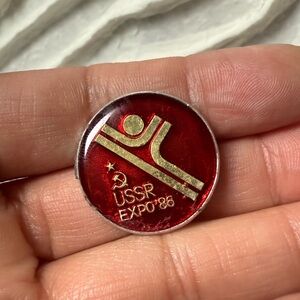 Vancouver Expo 86 USSR round enamel metal lapel pin Canada
world fair 1986 VTG